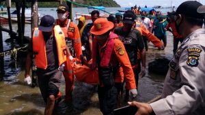 Nelayan Kolut Yang Tenggelam Ditemukan di Kedalaman 20 Meter