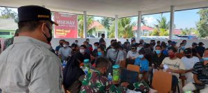 Meski Hari Libur, Ruksamin Tetap Pantau Vaksinasi Massal