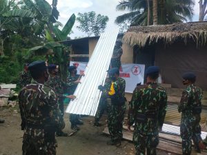 Sat Brimob Sultra Renovasi Gubuk Reok Seorang Janda