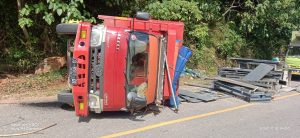 Truk Warga Labuaja Terbalik di Kolut