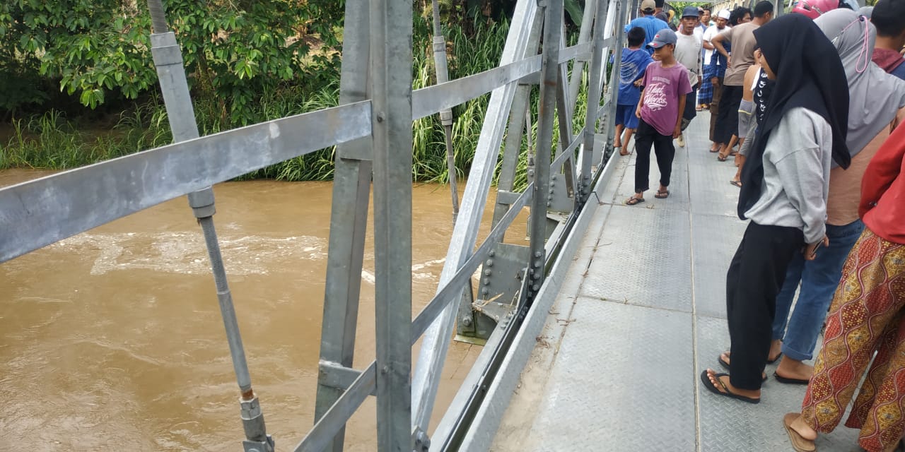 Seorang Ibu di Pakue Bersama 4 Anaknya Terseret Arus, 1 Ditemukan Pingsan