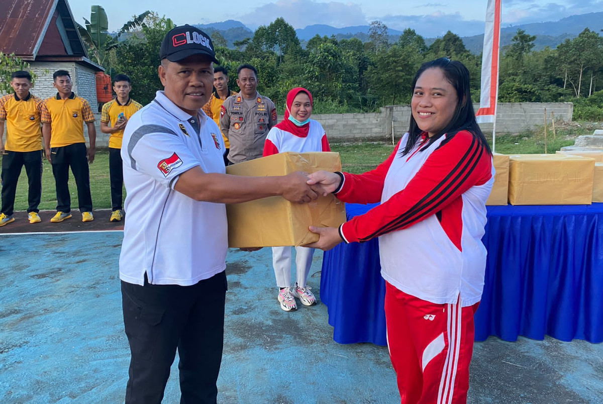 Laga Final Voli Antar Peleton Bhayangkari Brimob Batalyon C Polda Sultra Berlangsung Semarak
