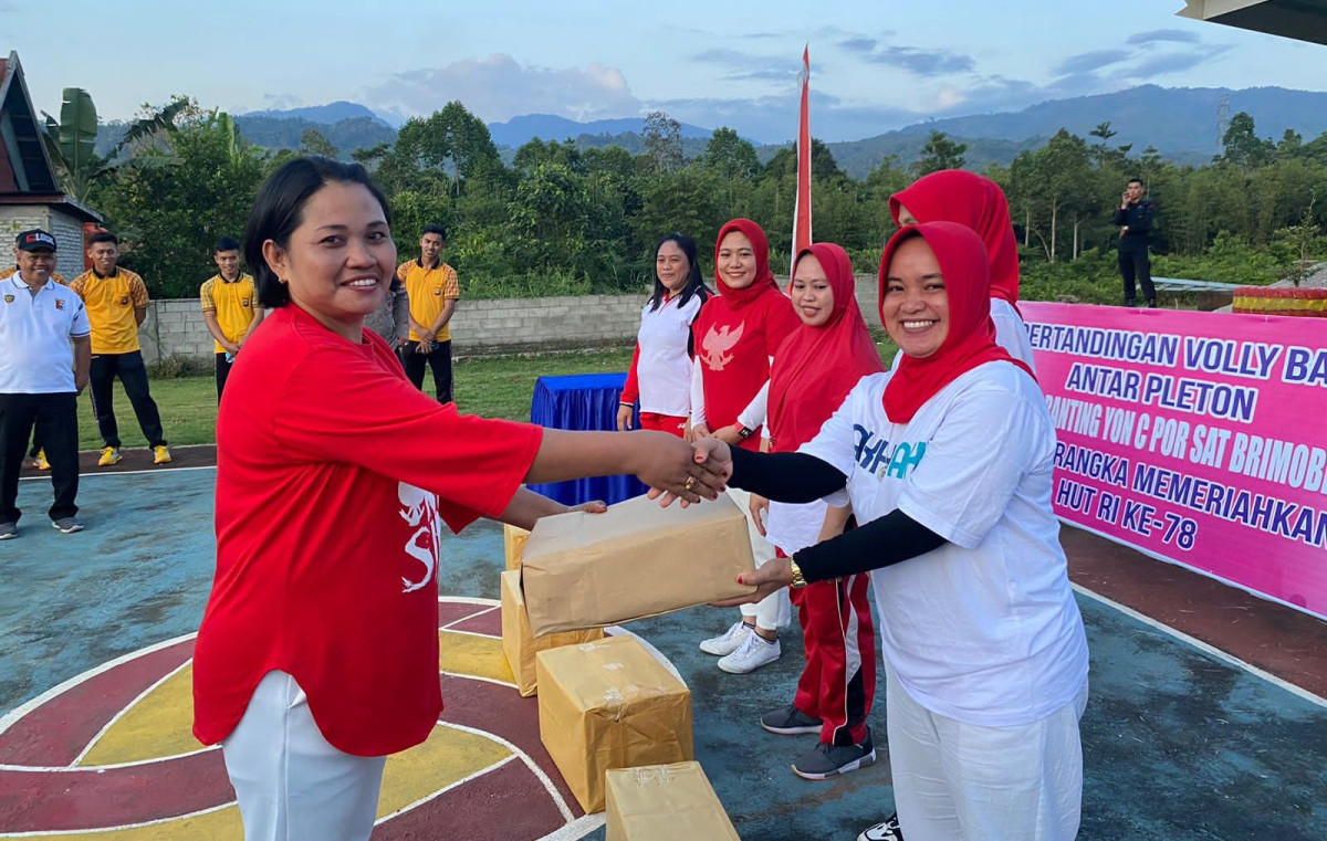 Laga Final Voli Antar Peleton Bhayangkari Brimob Batalyon C Polda Sultra Berlangsung Semarak