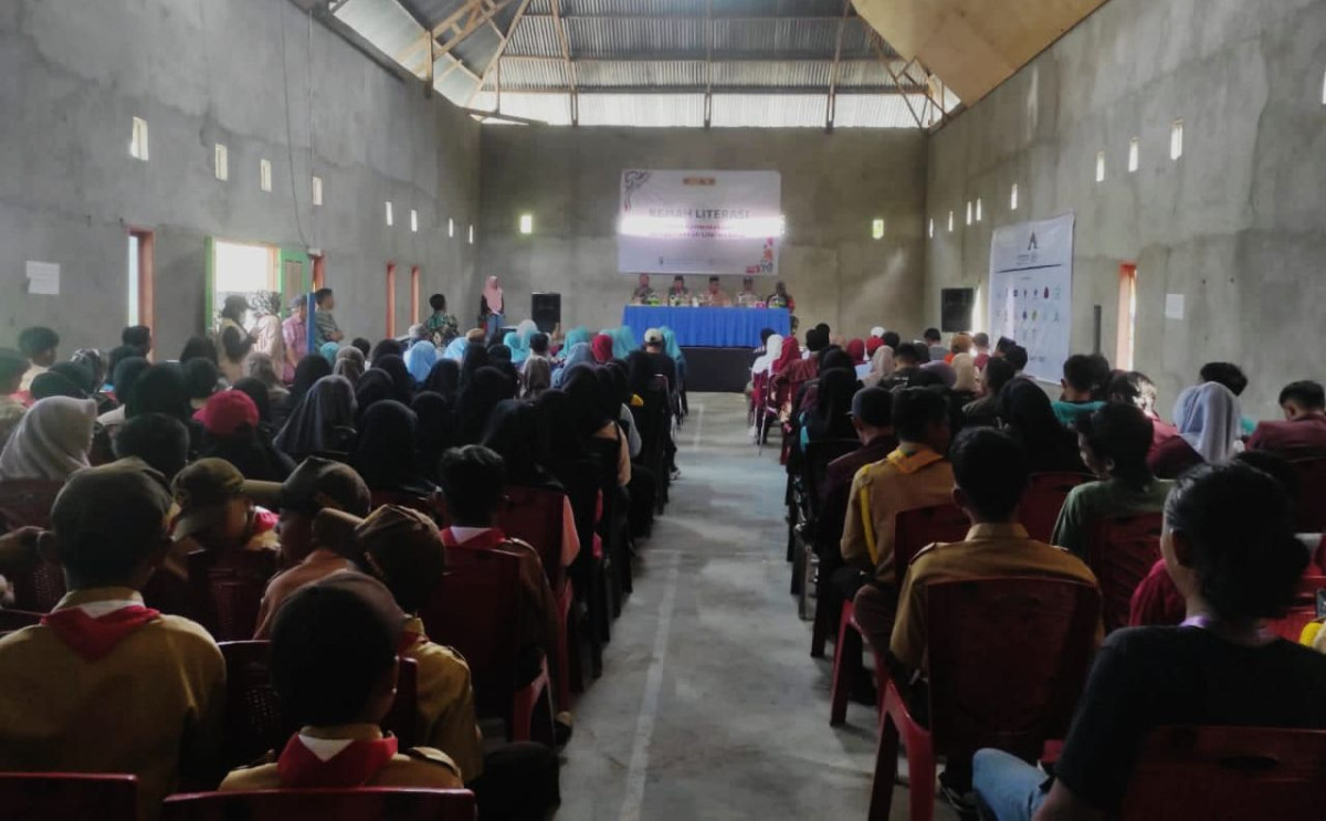 Dorong Warga Desa Melek Literasi, Kemah Rakyat Kolut di Desa Woitombo Banjir Apresiasi