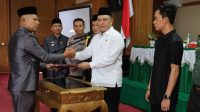 Bupati Ruksamin Tetapkan Perda Pajak dan Retribusi Daerah di Konawe Utara