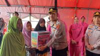 IMG-20240518-WA0040 Potret Kapolres AKBP Priyo Utomo, Turun Gunung Bagikan Baksos Warga Terdampak Banjir