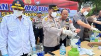 Polres Kolaka Musnahkan Ribuan Obat dan Minuman Terlarang Hasil Sitaan