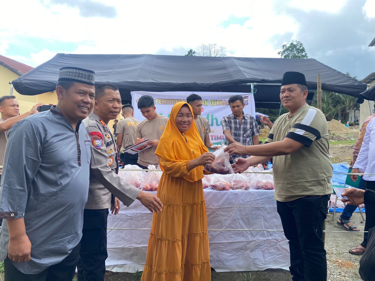 Potong 7 Ekor Hewan Kurban, Polres Koltim Siapkan 200 Kupon