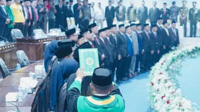 25 Anggota DPRD Kolut Resmi Dilantik, Fitra Yudi Gantikan Buhari Jadi Ketua