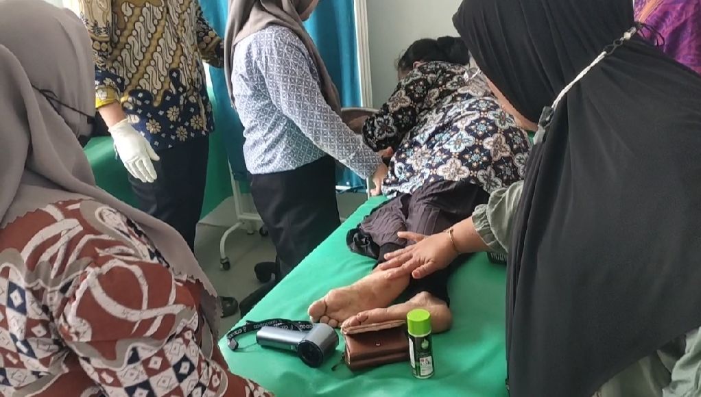 Proyek Tambal Sulam Jalan Trans Sulawesi Disorot, Istri Camat Sawa Jadi Korban