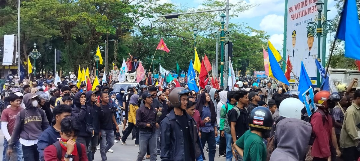 Massa Mahasiswa Sultra Tolak Tunjangan DPR, Suarakan Keadilan untuk Rakyat dan Reformasi Polri