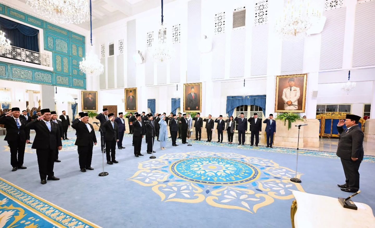 Presiden Prabowo Lantik 16 Anggota Dewan Energi Nasional di Istana