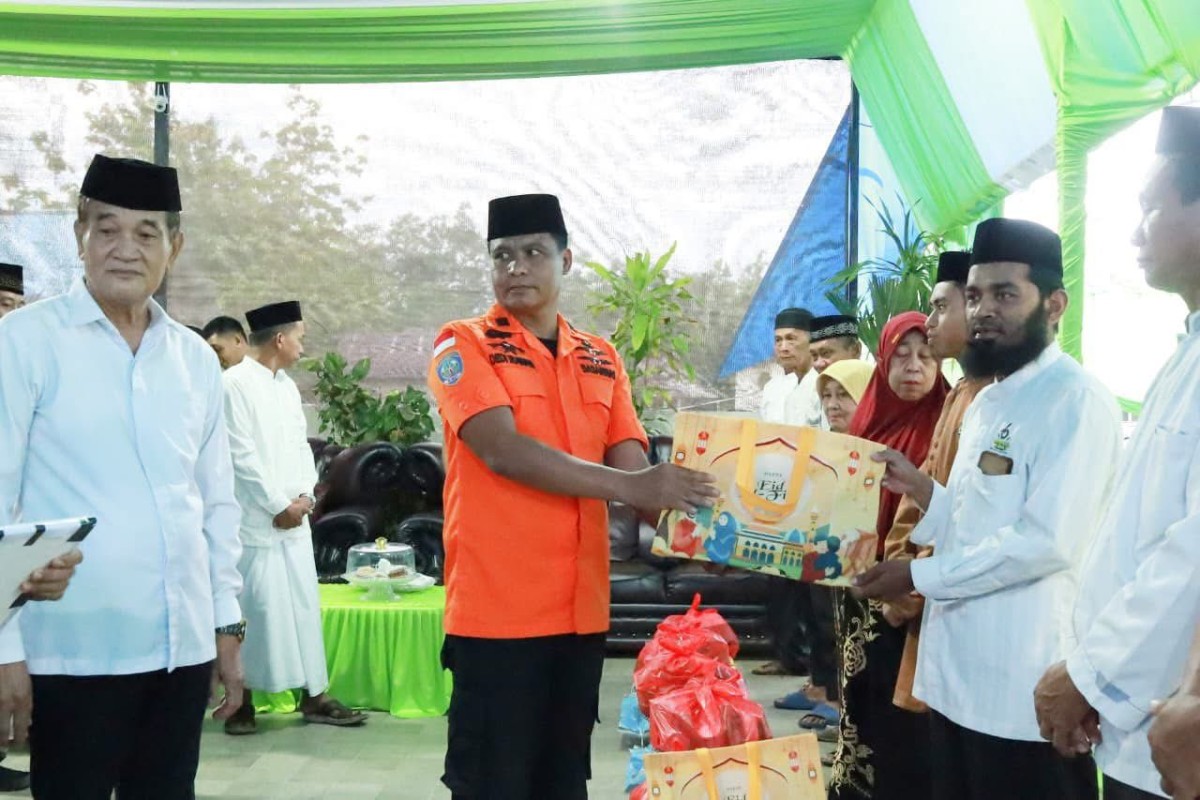 Ketua KONI Konut Abuhaera Pimpin Safari Ramadan di Andowia, Salurkan Sembako Hingga Bantuan Rumah Ibadah