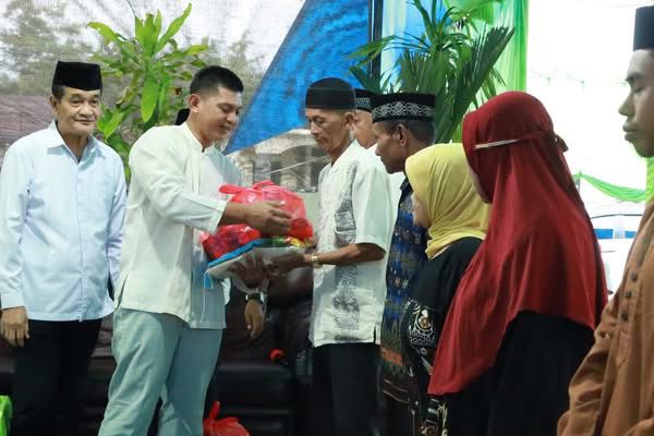 Ketua KONI Konut Abuhaera Pimpin Safari Ramadan di Andowia, Salurkan Sembako Hingga Bantuan Rumah Ibadah Ketua KONI Konut Abuhaera Pimpin Safari Ramadan di Andowia, Salurkan Sembako Hingga Bantuan Rumah Ibadah