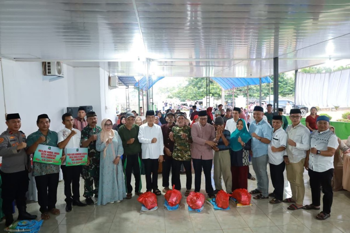 Ketua KONI Konut Abuhaera Pimpin Safari Ramadan di Andowia, Salurkan Sembako Hingga Bantuan Rumah Ibadah Ketua KONI Konut Abuhaera Pimpin Safari Ramadan di Andowia, Salurkan Sembako Hingga Bantuan Rumah Ibadah