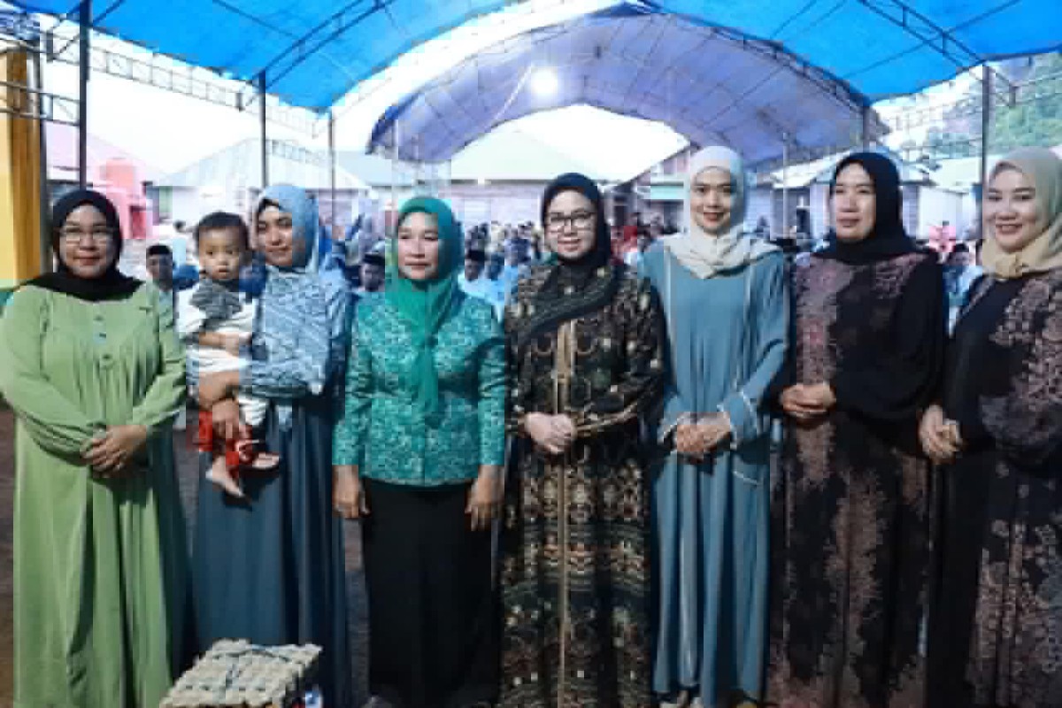 Wabup Konut Abuhaera Pimpin Safari Ramadan di Lasolo Kepulauan, Camat Hamrin Sampaikan Apresiasi