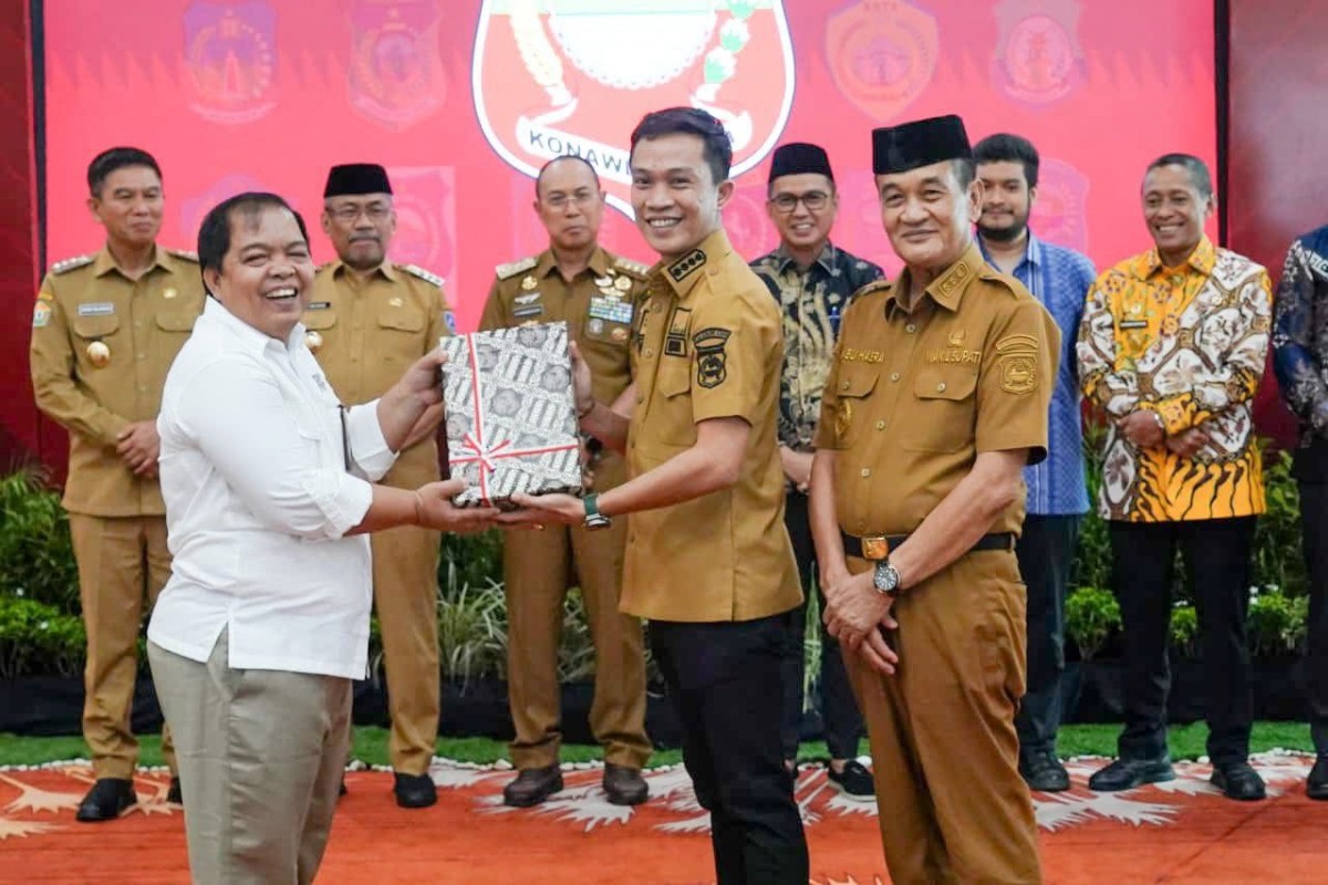 Jaga Akuntabilitas, Pemkab Konut Resmi Serahkan LKPD 2025