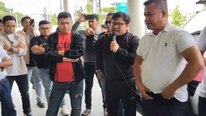 Drop Tegangan Listrik Dikeluhkan, Masyarakat Konut Geruduk PLN Kendari