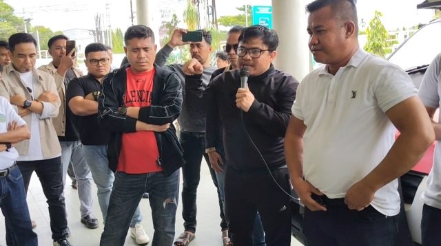 Drop Tegangan Listrik Dikeluhkan, Masyarakat Konut Geruduk PLN Kendari