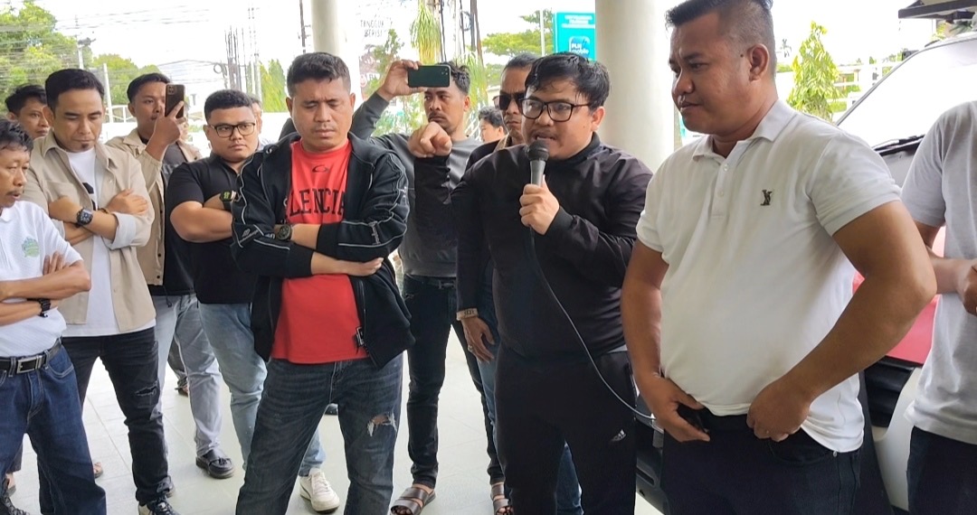 Drop Tegangan Listrik Dikeluhkan, Masyarakat Konut Geruduk PLN Kendari